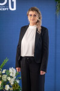 Laura - Coafeza, Vogue Beauty Center